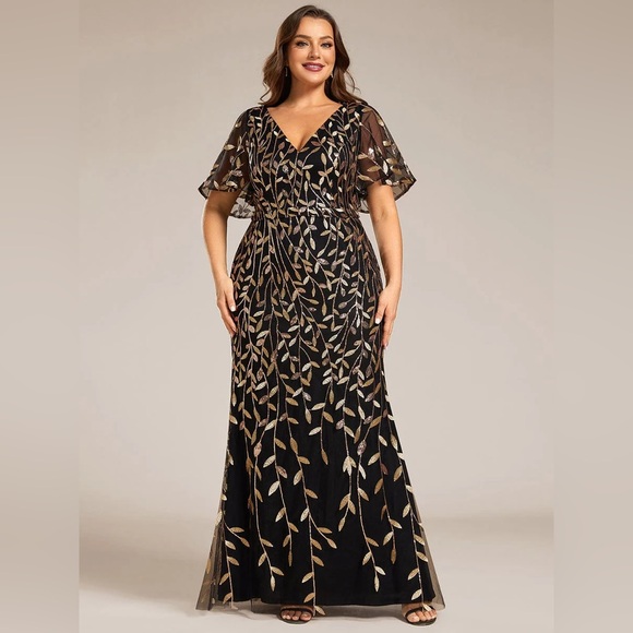 Dresses & Skirts - 🆕 Fashion Plus Size V Neck Mermaid Sequin & Tulle Evening Dress